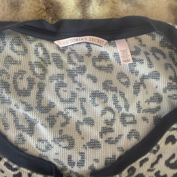 Victoria's Secret Animal Print Pajamas - Picture 4 of 8